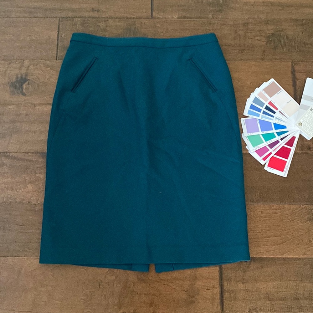 SUMMERS - LOFT Sea Green Pencil Skirt. Size 8. EUC.
